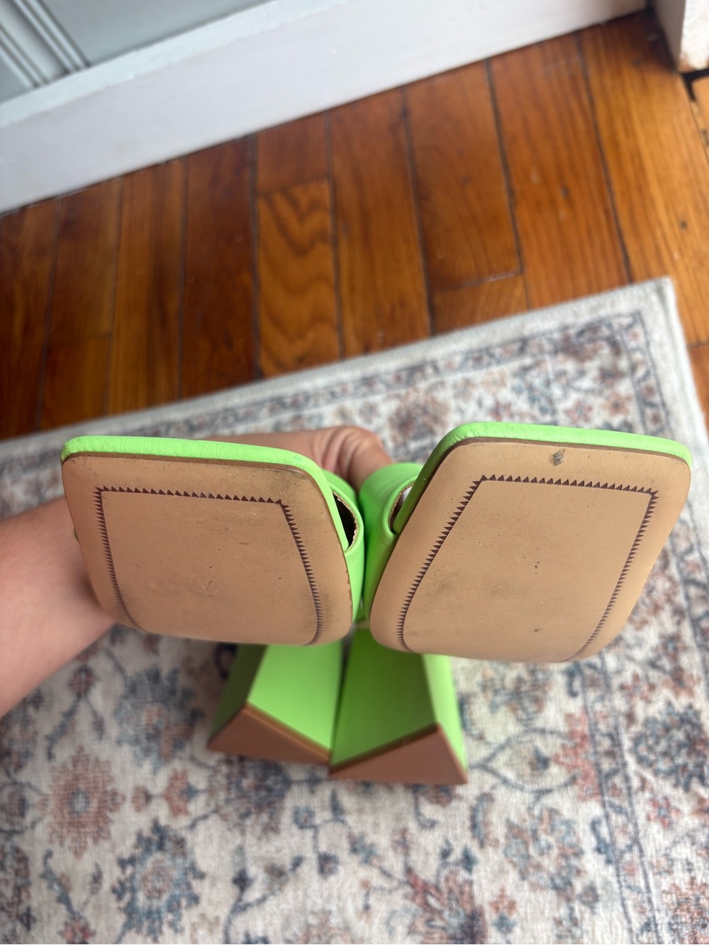 Women’s Size 8 Steve Madden Neon Lime Green Block Heel Mules - Picture 10 of 10